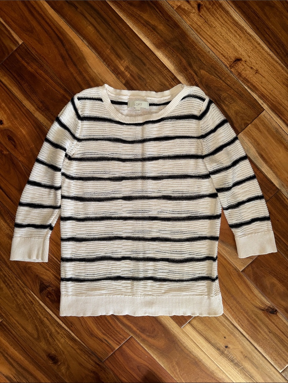 Loft brand cream & black women’s sweater, size XL-great condition